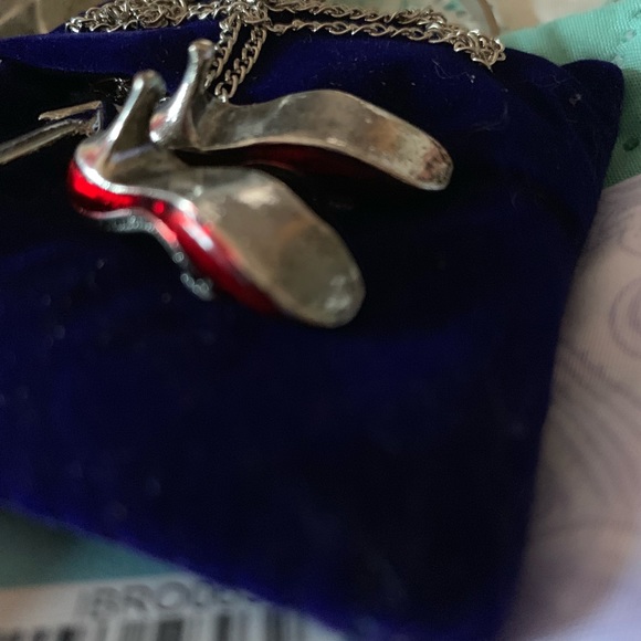 New Dorothy’s Ruby Slipper Necklace - Picture 3 of 4